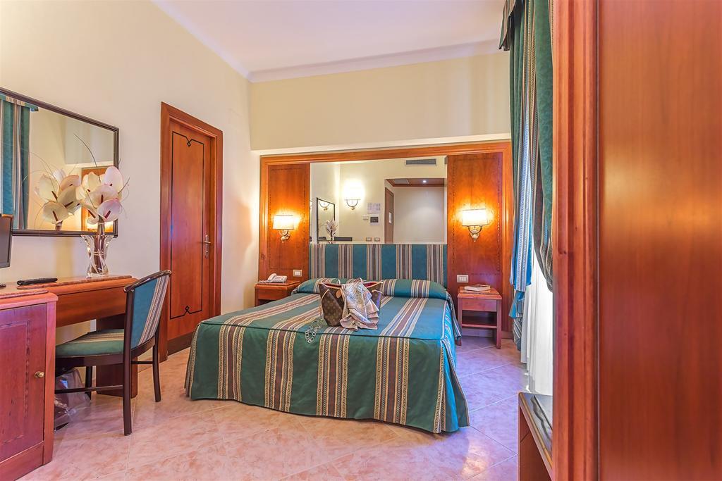 Raeli Lux 4*