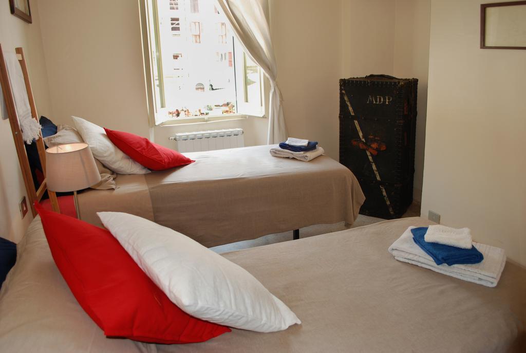 Piazza Farnese Apartment