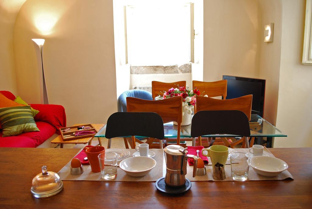 Piazza Farnese Apartment *