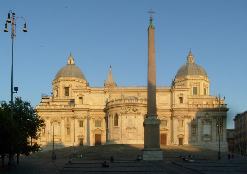 Acomodação com café da manhã  Viale Del Colosseo *