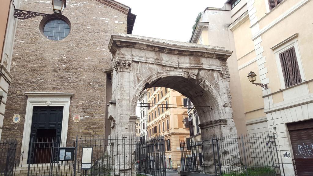 Arco Di Gallieno Rome