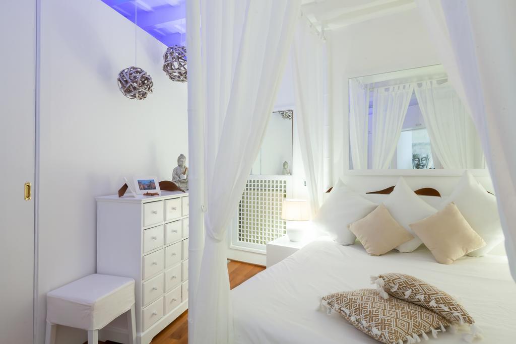 Apartment Navona Lovely Penthouse Rome