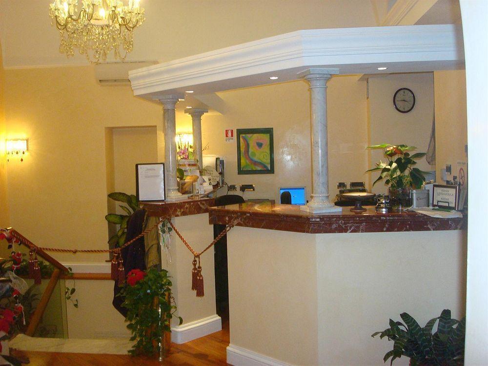 Orbis Hotel 2*