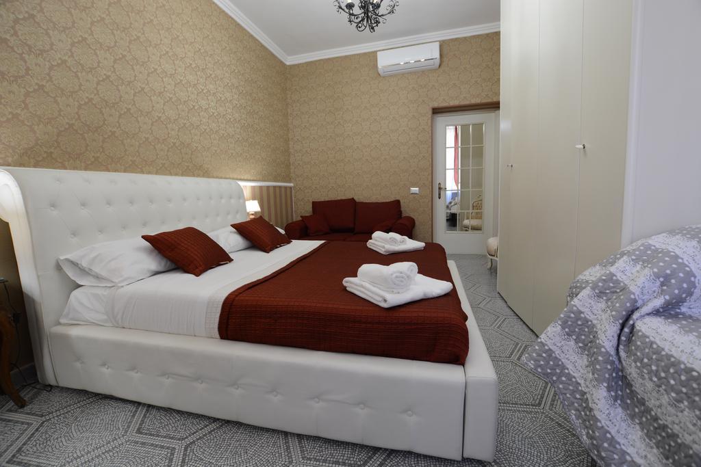 Pallacorda House * Rome