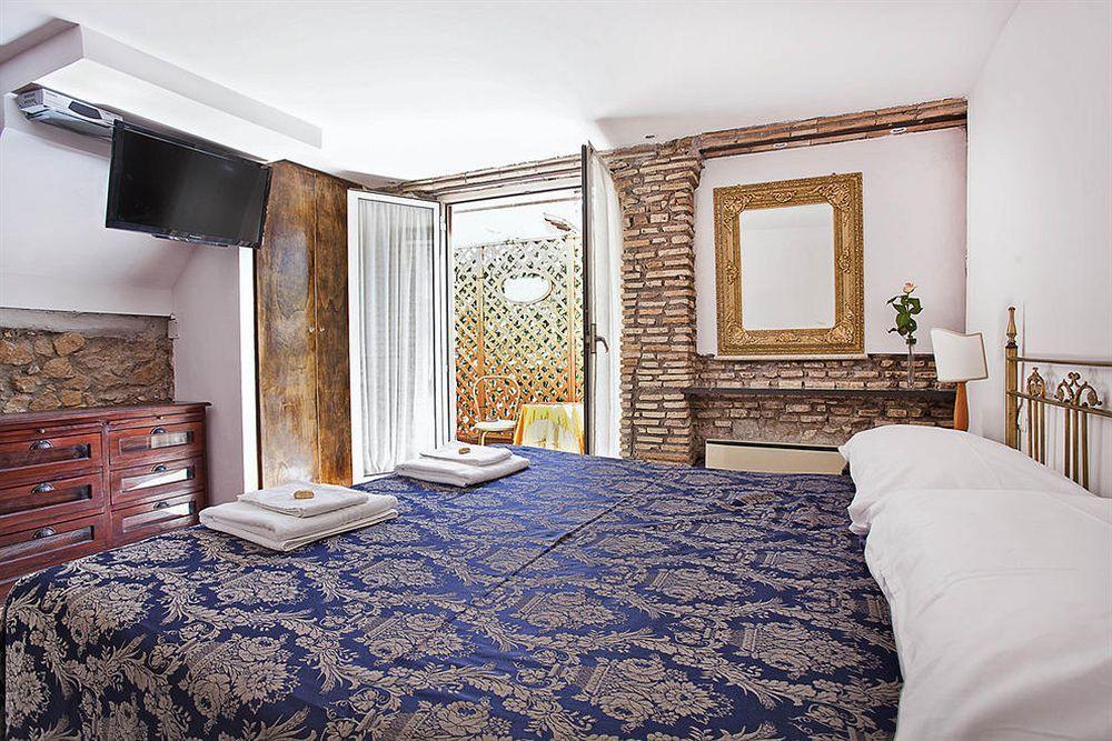 Couette-café Pantheonview - Luxury 2*