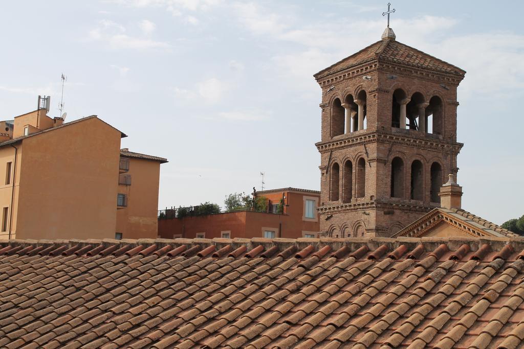 Domus Al Palatino Holiday home Rome