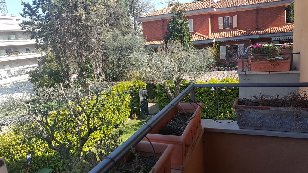 Aurelia Garden Gold Rome