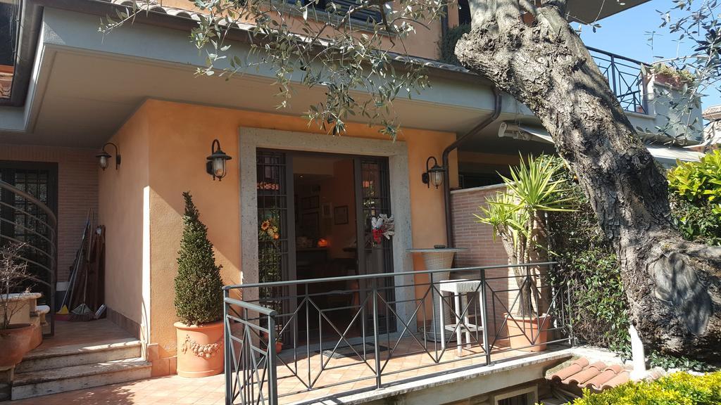 Aurelia Garden Gold Rome