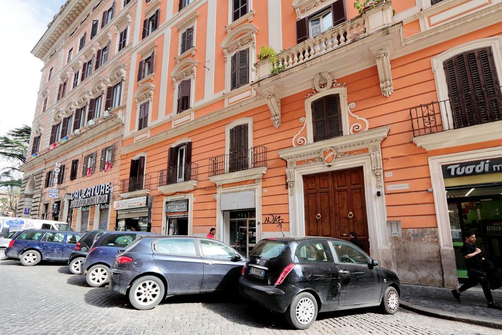 Lucky Domus Roma