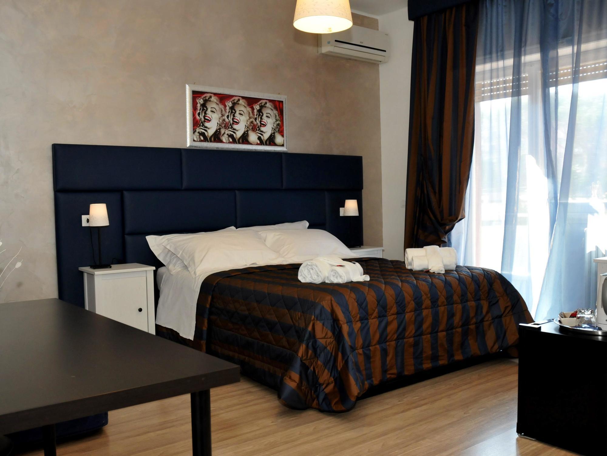 Couette-café Check-inn 3*