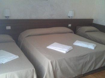 Rome Accommodation Bed & Breakfast 2*