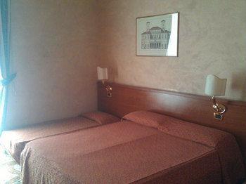 Rome Accommodation Bed & Breakfast