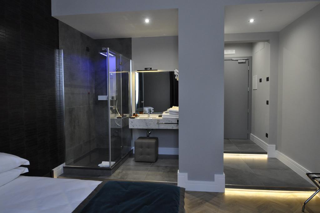 Place 24 & Wellness Guest house