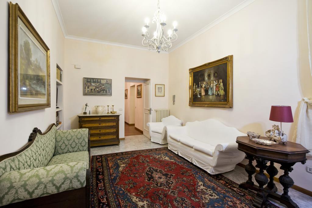 Fontana De Trevi Apartment