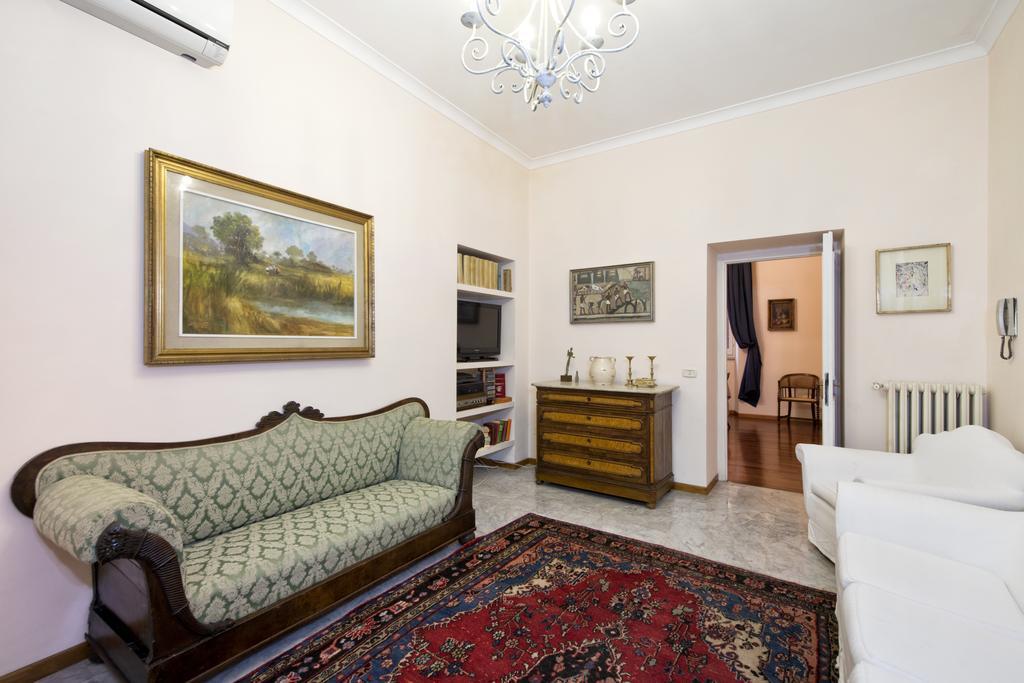 Fontana De Trevi Apartment