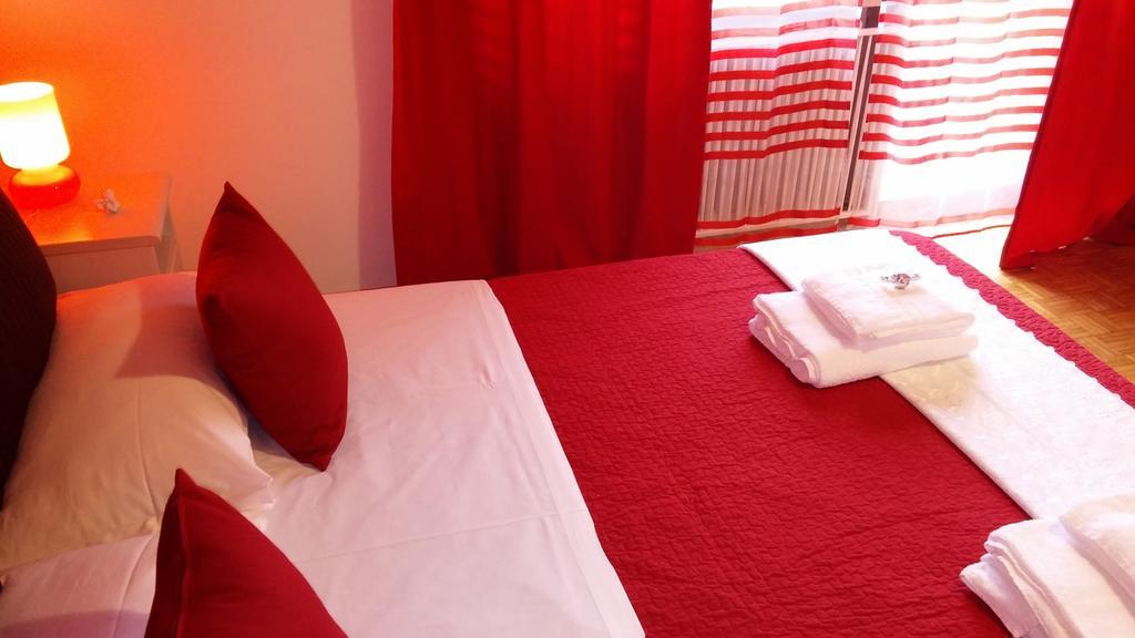 Famous Guest house