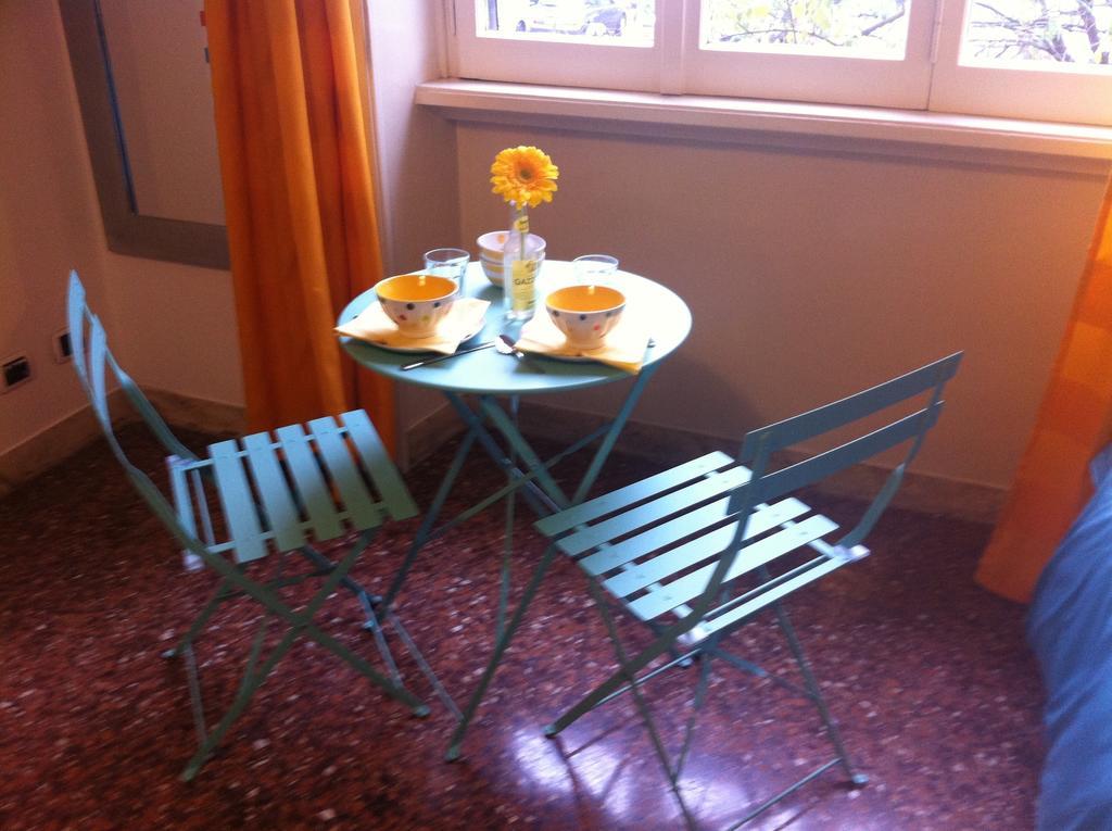 Bed & Breakfast Out Of Time