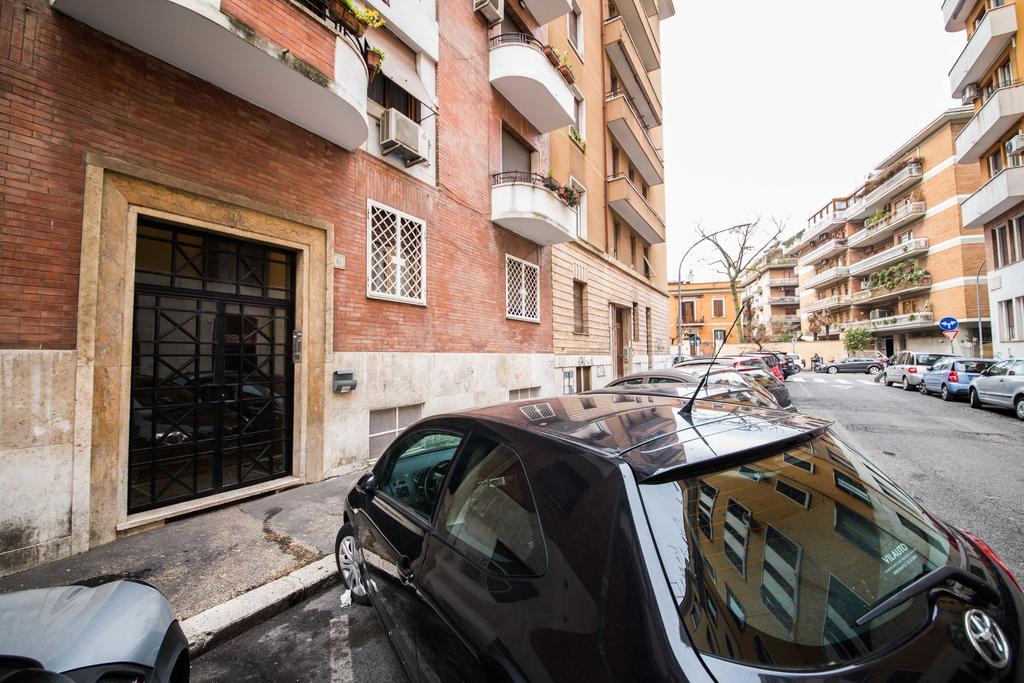 Prat Apartment *