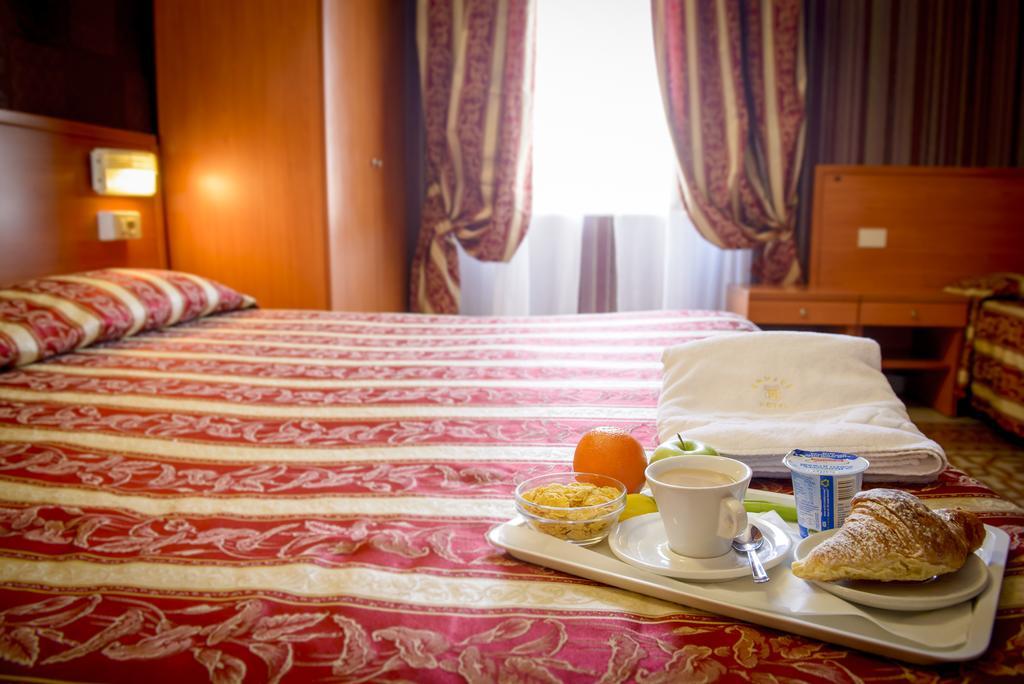 Hotel Emmaus 3*