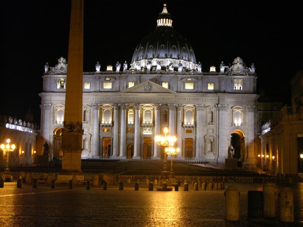 Vatican White Domus Apartment