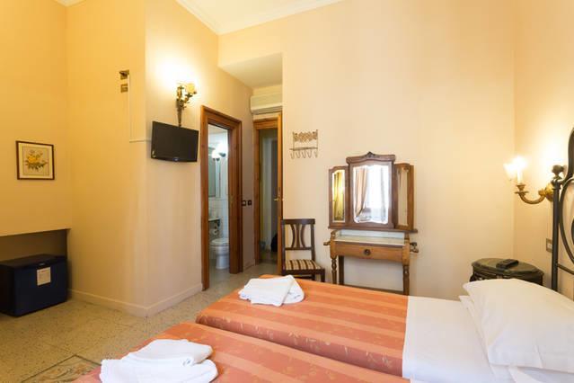 Maison De Marta Guest house