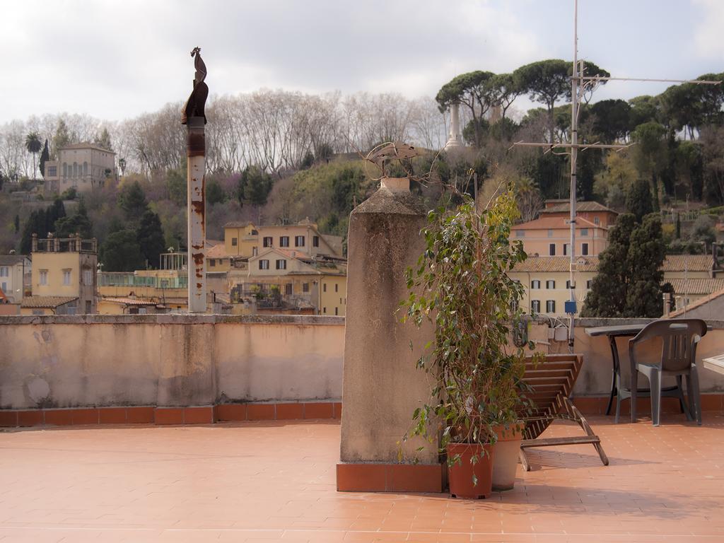 Apartment Over The Tiber Loft