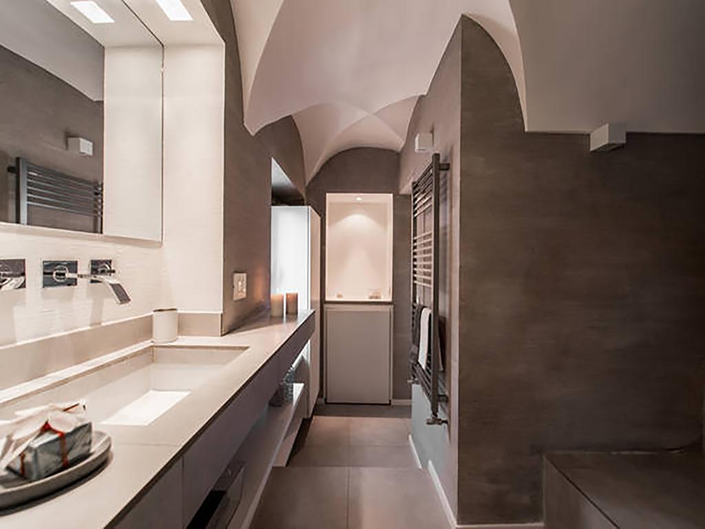 Over The Tiber Loft Apartment