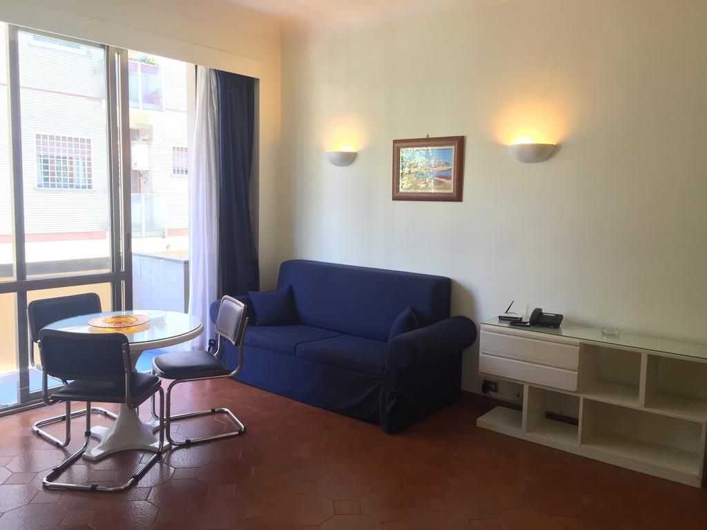V House Apartment
