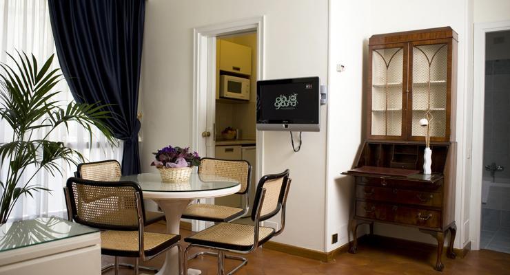 V House Apartment *