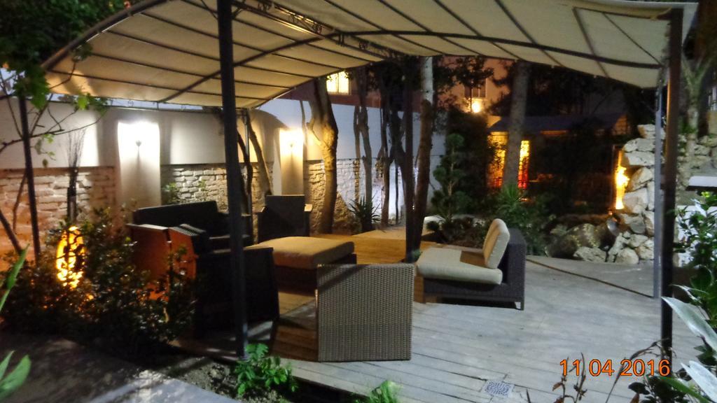 Guest house Astoria Golden House *