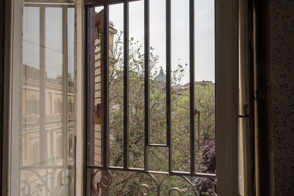White Borgo * Rome