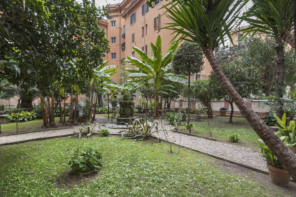 Vatican White Domus Apartment