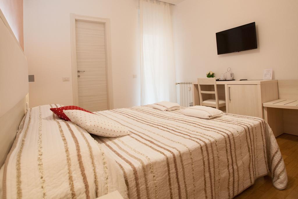 Bed & Breakfast Momenti Romani 2*
