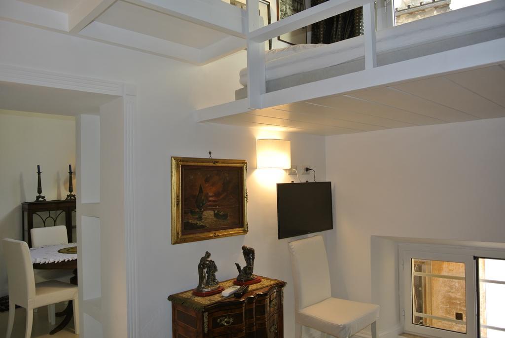 Pantheon Domus Valentino Apartment *