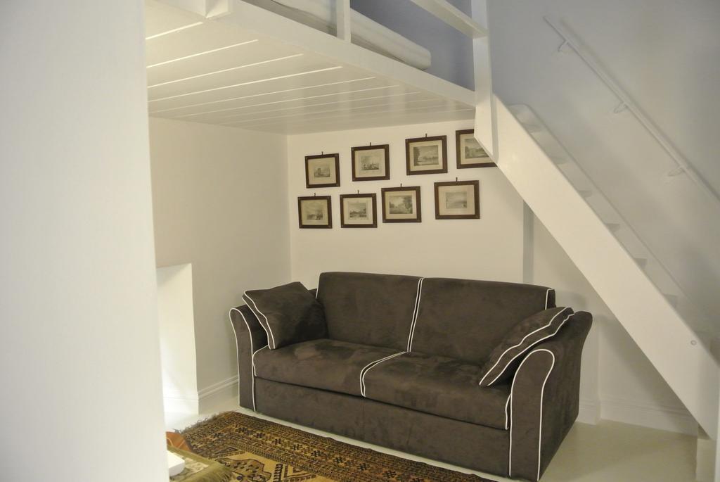 Pantheon Domus Valentino Apartment