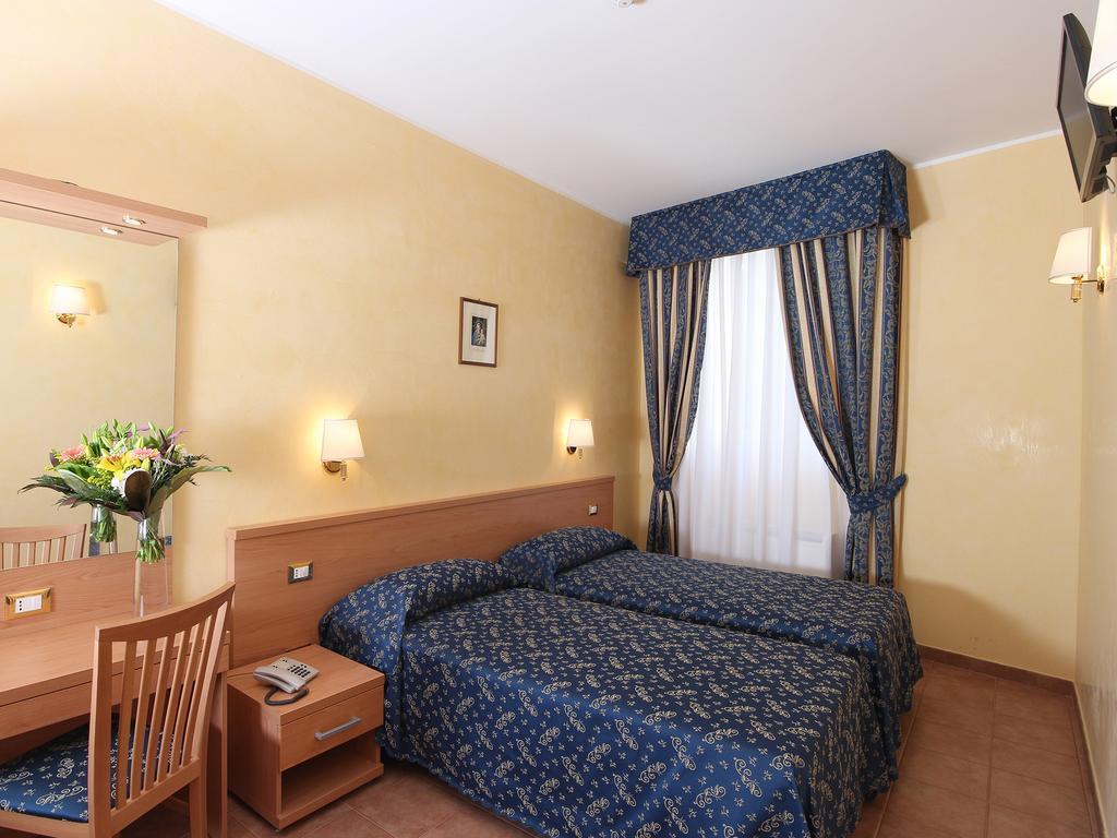 Casa Di Santa Francesca Romana A Ponte Rotto Rome