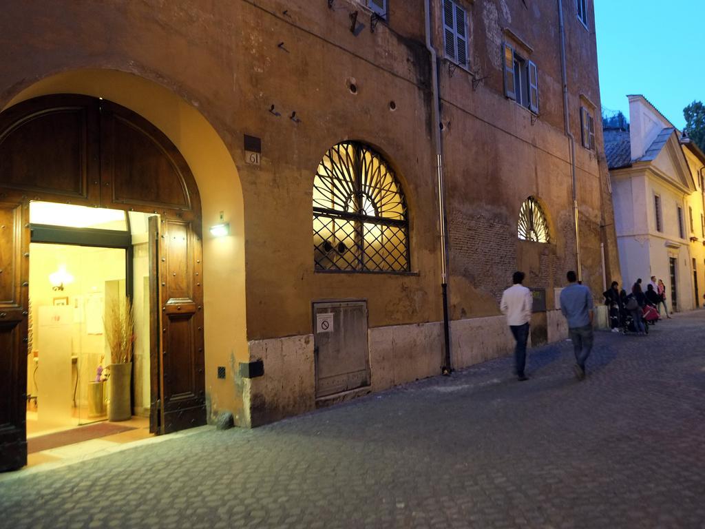 Casa Di Santa Francesca Romana A Ponte Rotto 2*