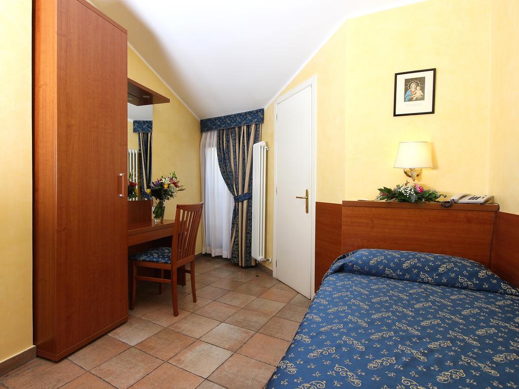 Casa Di Santa Francesca Romana A Ponte Rotto Maison d'hôtes