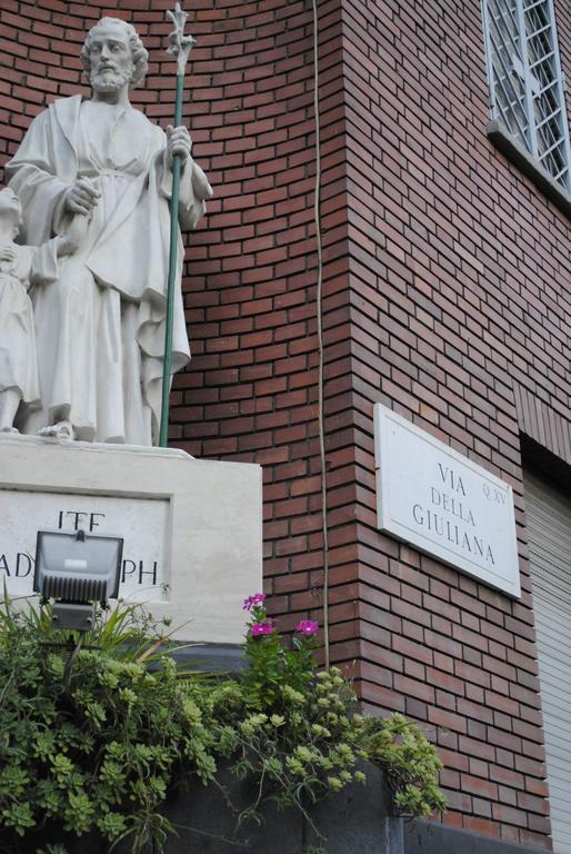 Elizabeth * Rome
