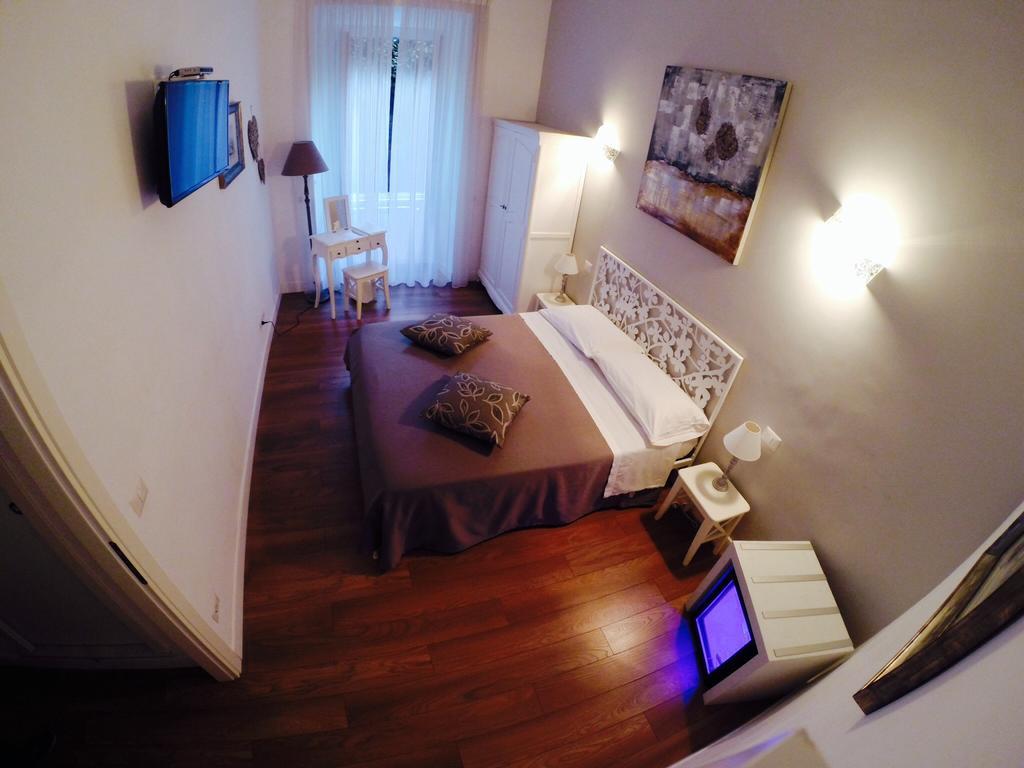 Tre R Colosseo Bed & Breakfast Rome