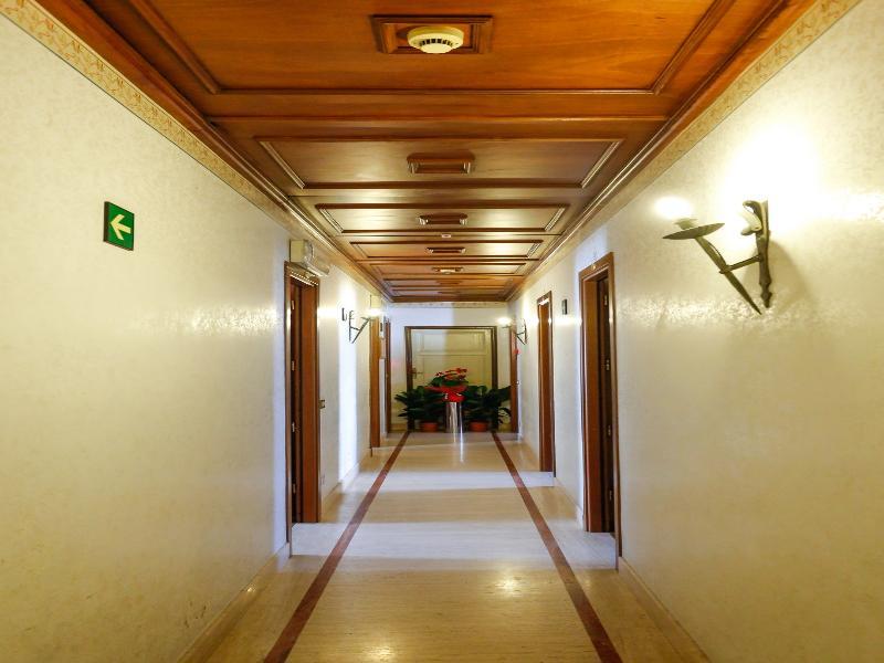 Tempio Di Pallade Hotel Rome