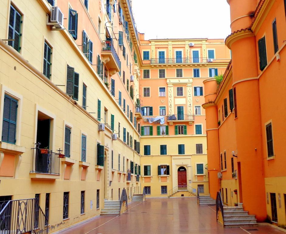 Guest house Casa Vacanza Frendy - Free Airport Transportation On Arrival If You Book An Apartment Of Minimum 3 Nights And 6 People Rome