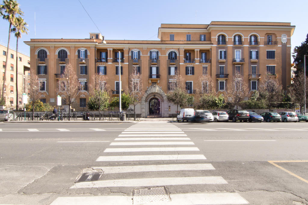 Alex Place Rome