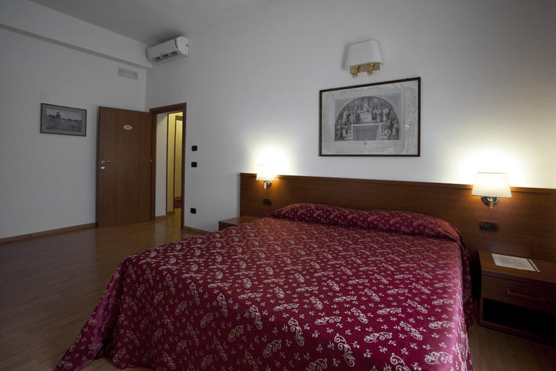 Bed & Breakfast Domus Appia 154 Rome