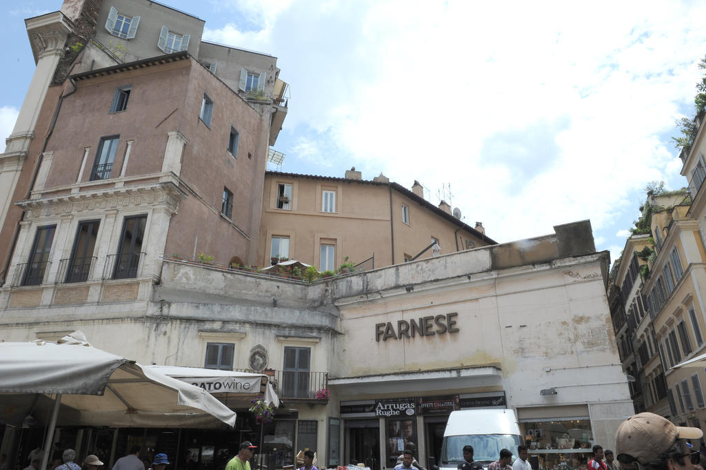 Flowers Apartments Rome