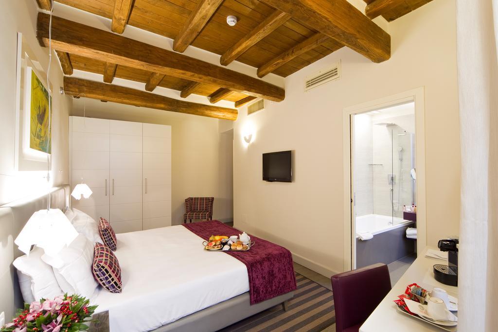Hotel Trevi Palace Luxury