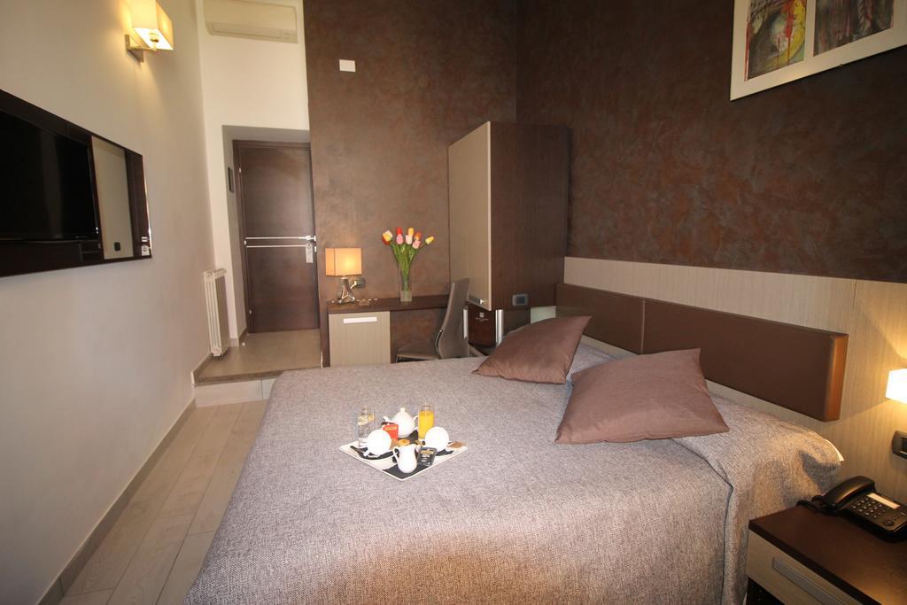 Hotel Charter 2*