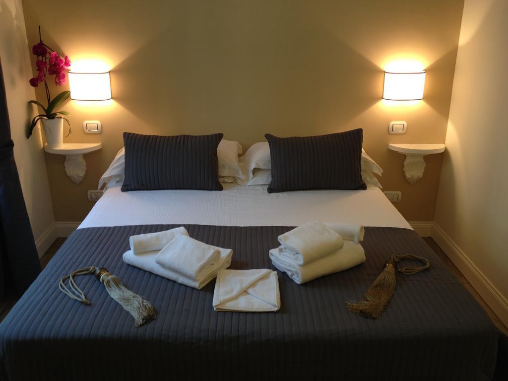 Couette-café Cavour Forum 3*