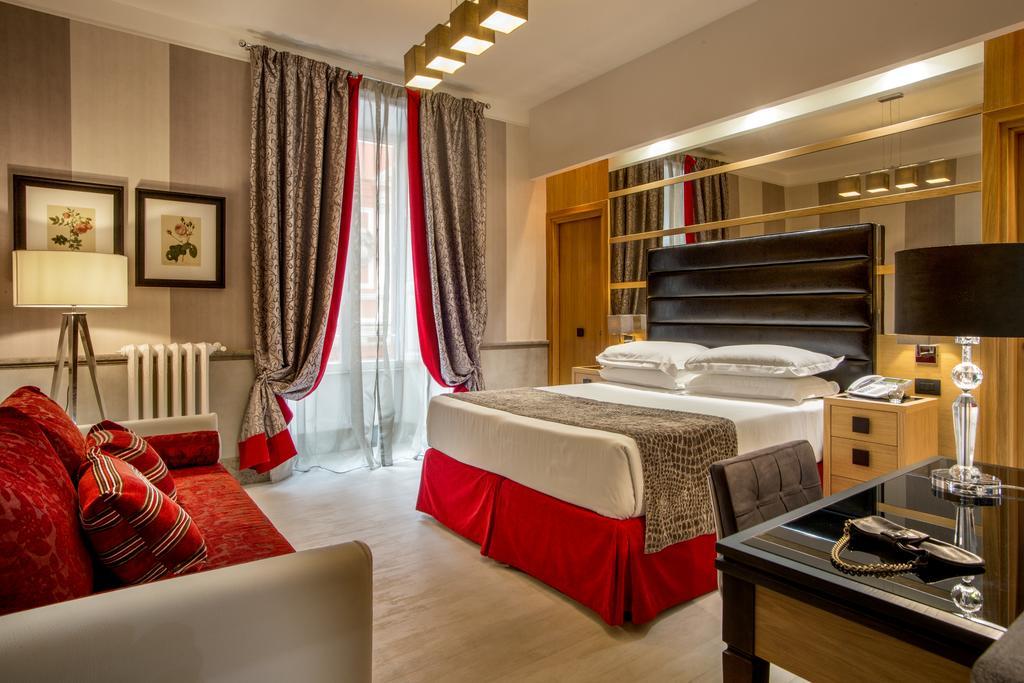 Royal Court Roma