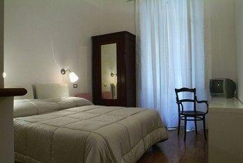 Acomodação com café da manhã  B&B Arco Del Lauro